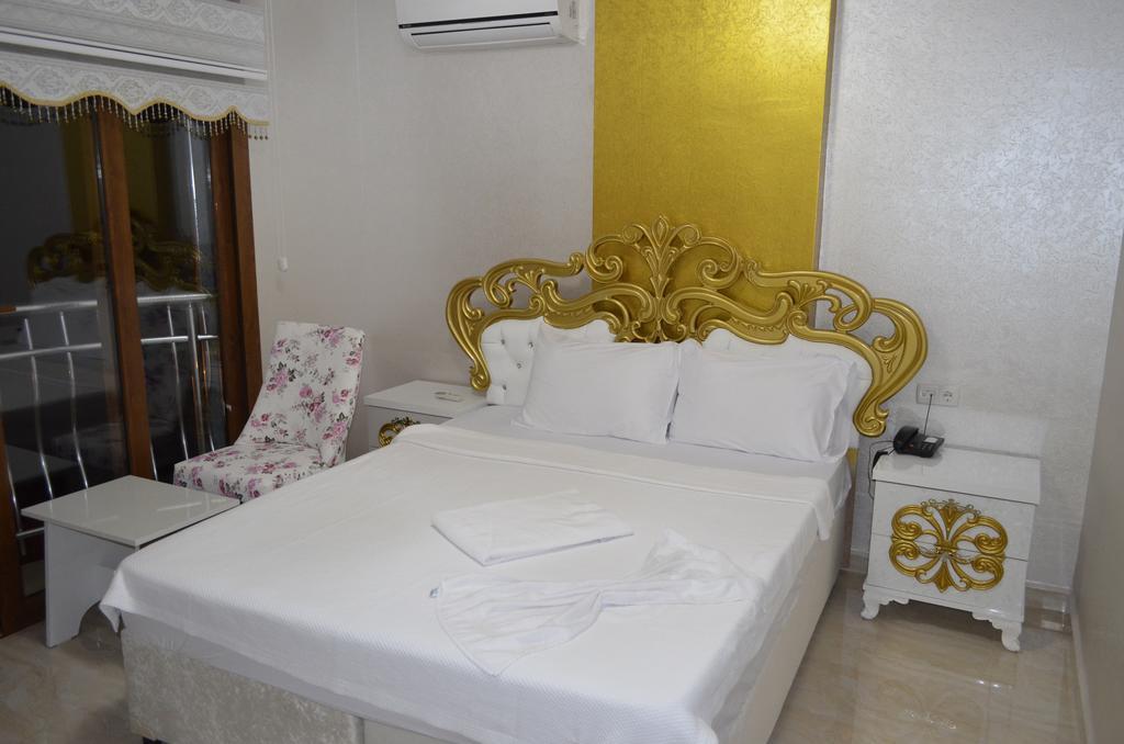 Alev Palace Otel Arsuz Habitación foto
