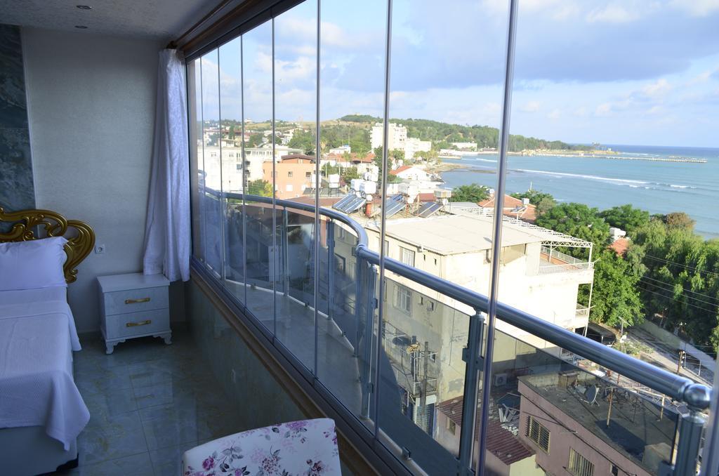 Alev Palace Otel Arsuz Habitación foto