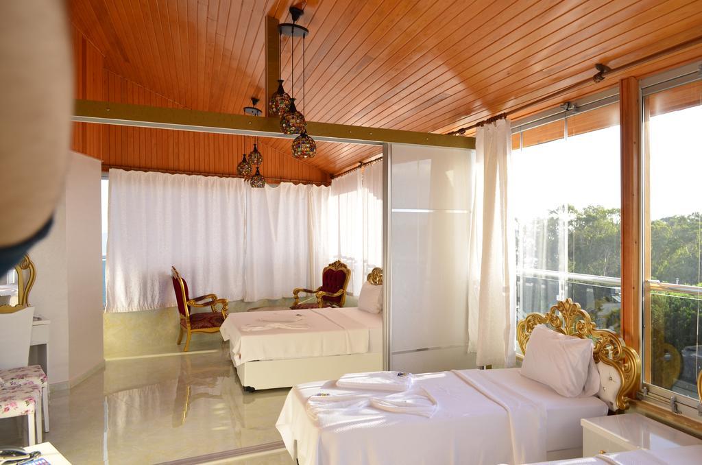 Alev Palace Otel Arsuz Habitación foto