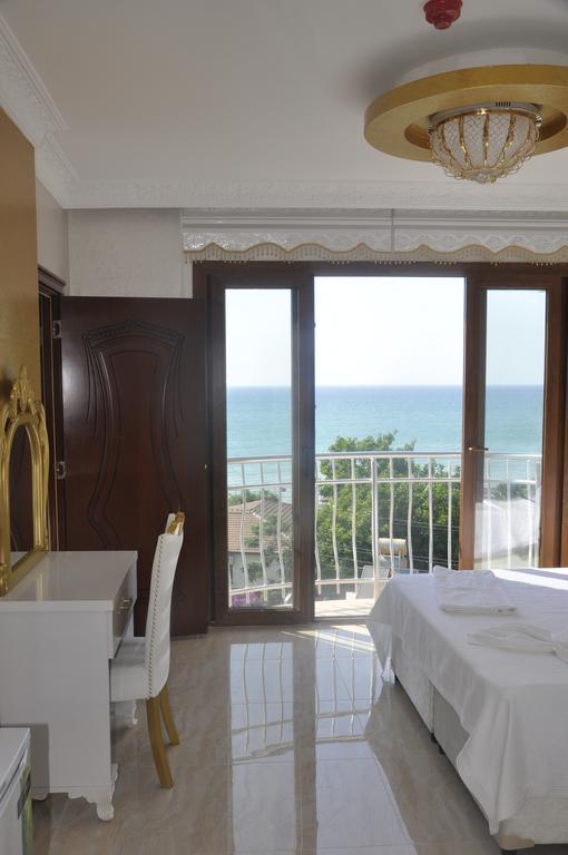 Alev Palace Otel Arsuz Habitación foto
